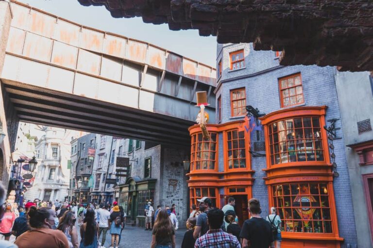 Can You Walk Around Universal Studios For Free?