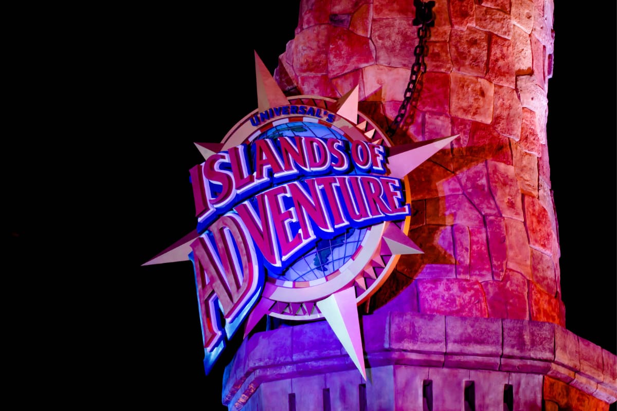 Sign of the entrance of the Islands of Adventure at Universal Orlando