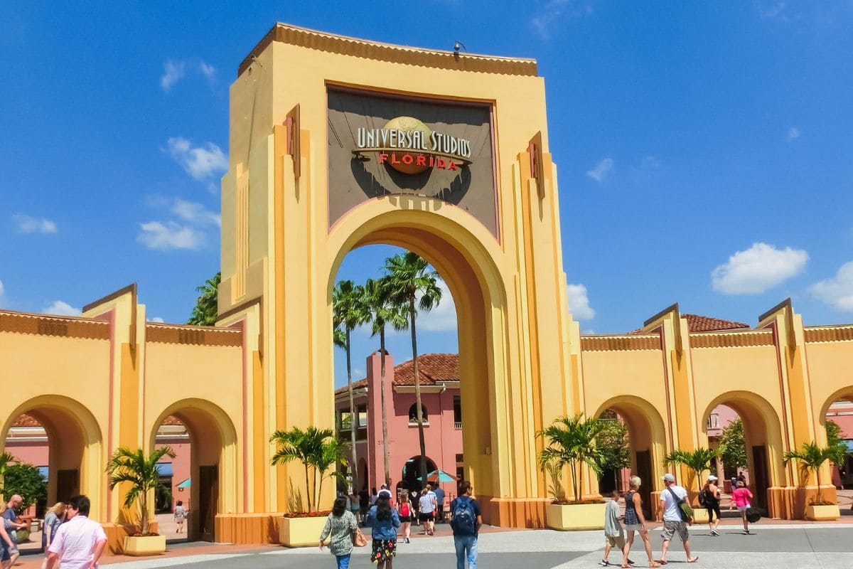 People walking towards the entrance to Universal Studios Florida